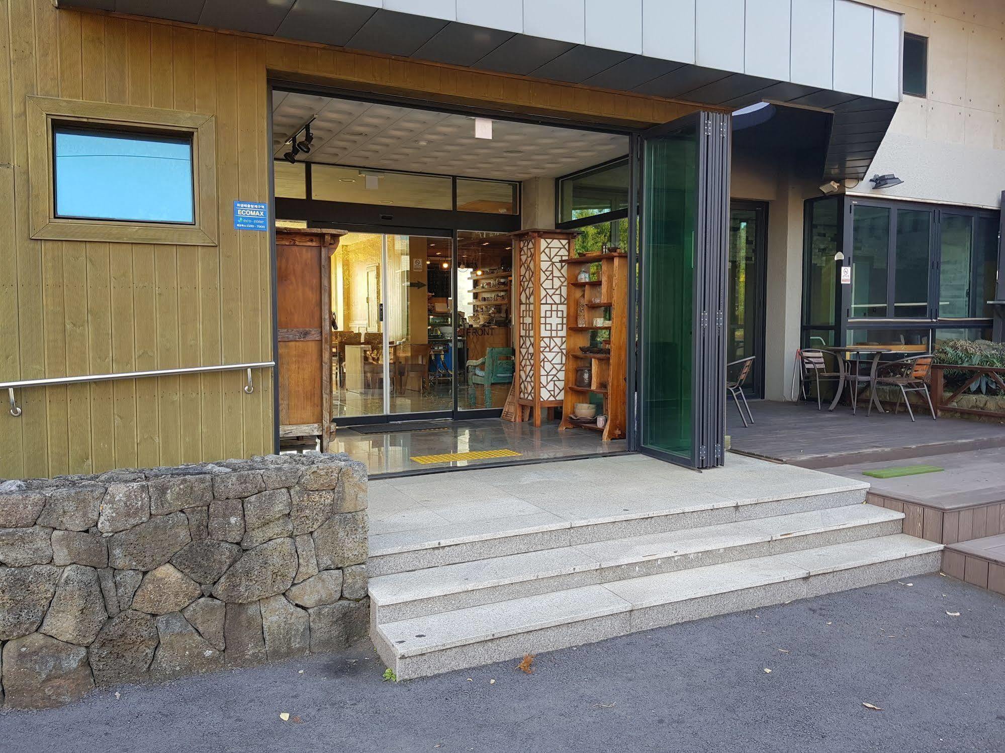 Olleyo Resort Seogwipo Exterior photo