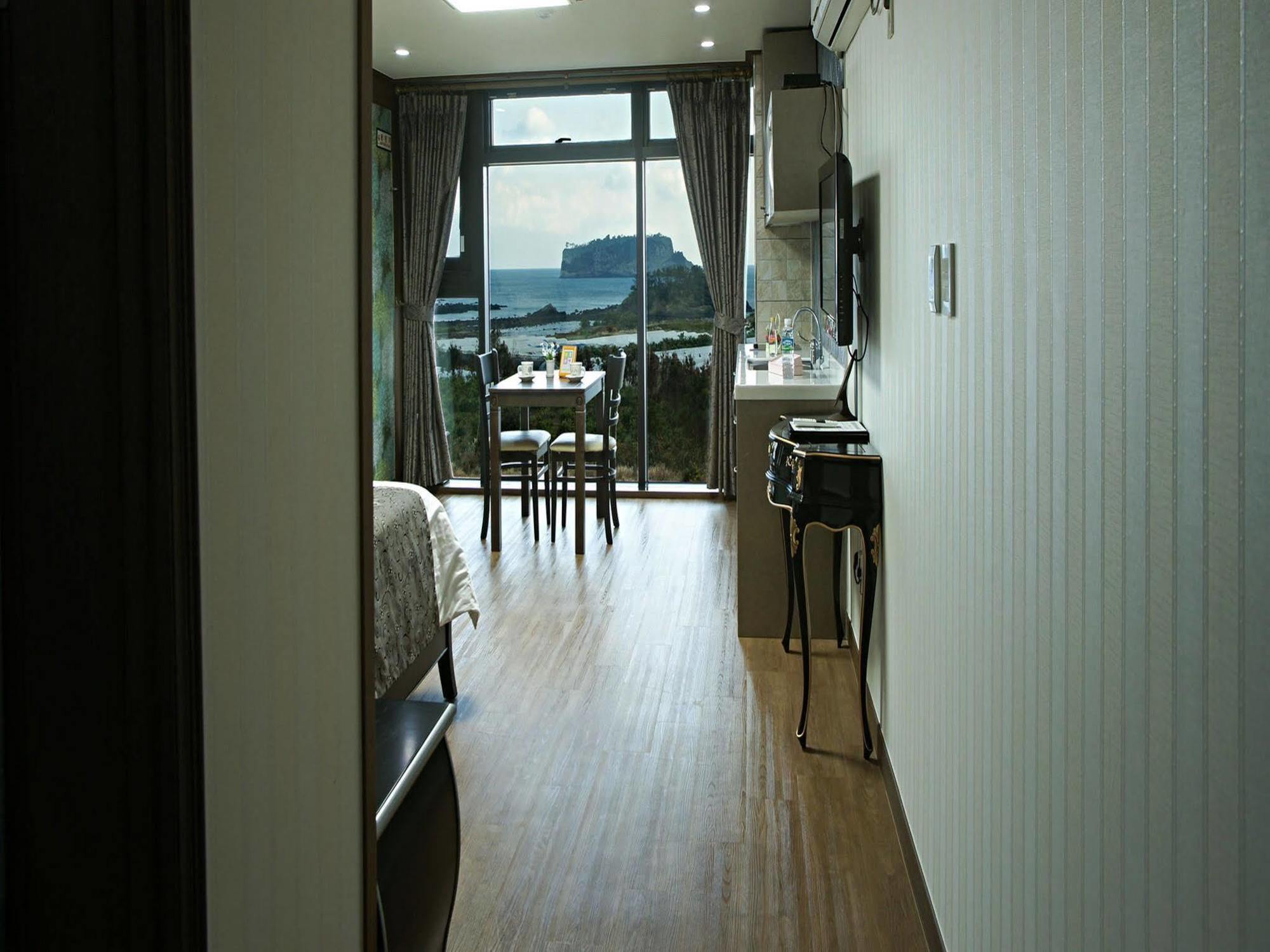 Olleyo Resort Seogwipo Exterior photo