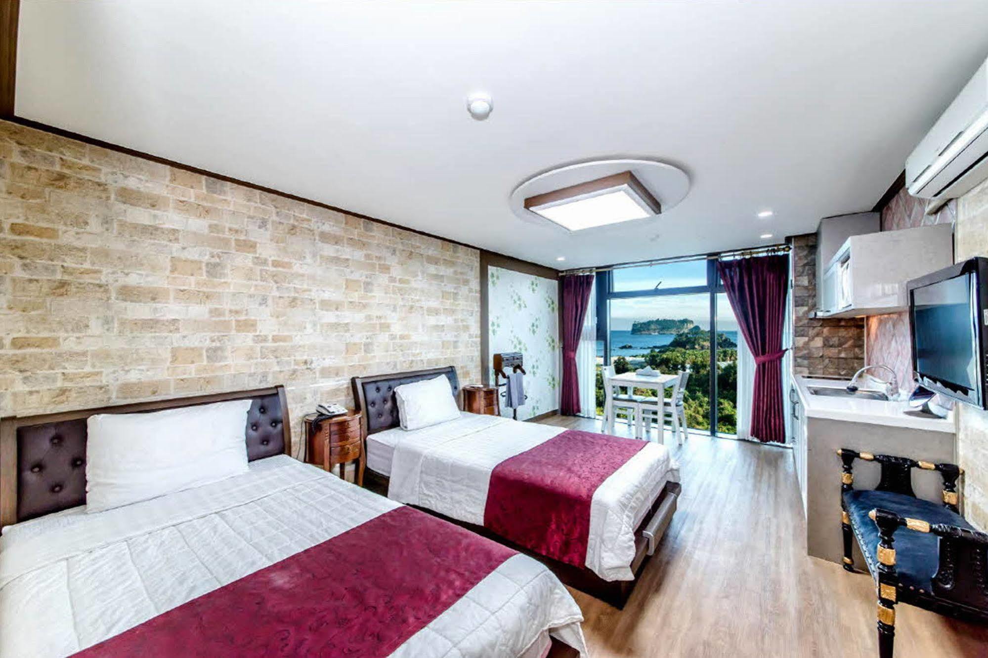 Olleyo Resort Seogwipo Exterior photo